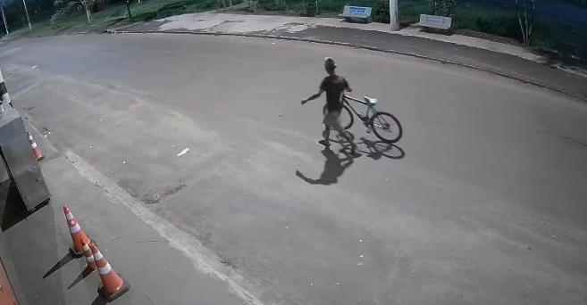 HOMICÍDIO EM CAMPINA VERDE: HOMEM É MORTO A FACADAS EM VIA PÚBLICA E SUSPEITO É LOCALIZADO PELA POLÍCIA