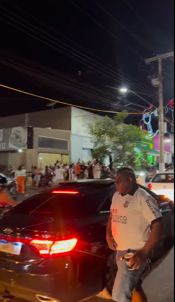 TORCIDA CORINTHIANA DE FRUTAL COMEMORA VITÓRIA NA COPA DO BRASIL COM FESTA E BUZINAÇO NA AVENIDA EVALDO LODI