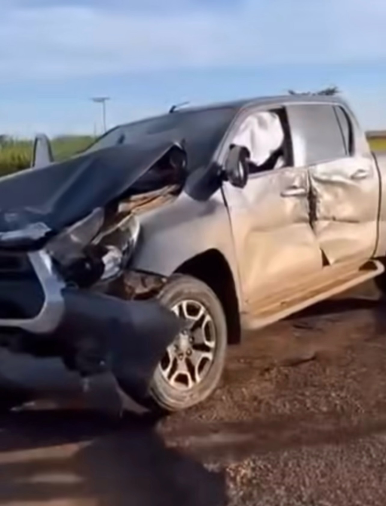 ACIDENTE ENVOLVENDO TRÊS CAMINHONETES É REGISTRADO NA BR-153 EM FRONTEIRA; HÁ FERIDOS E POLÍCIA RODOVIÁRIA FEDERAL ATUA NO LOCAL