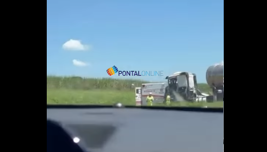 ACIDENTE ENTRE DUAS CARRETAS É REGISTRADO NO KM 23 DA BR-153