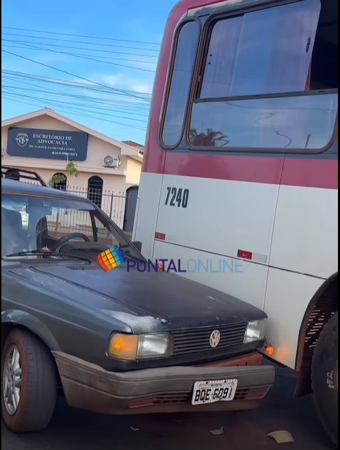 ACIDENTE ENTRE PARATI E ÔNIBUS RURAL É REGISTRADO EM FRUTAL