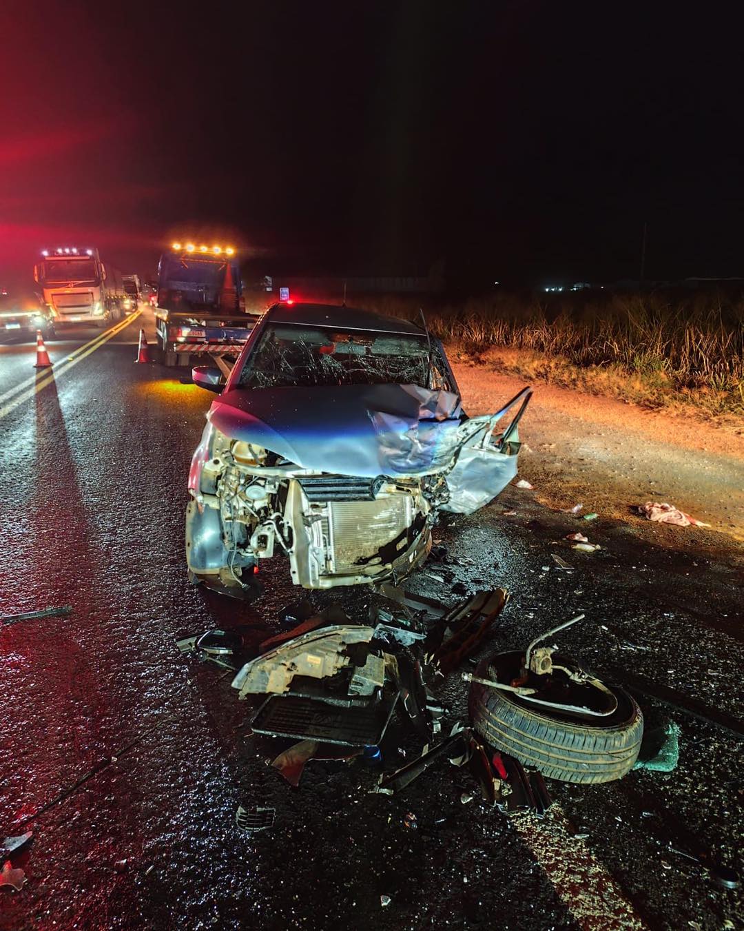 IDOSO FICA GRAVEMENTE FERIDO APÓS COLISÃO FRONTAL NA MGC-452 EM UBERLÂNDIA