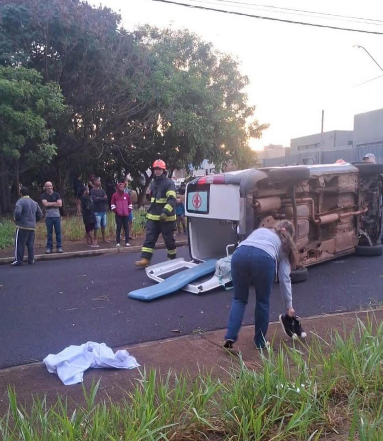 CRIANÇA MORRE APÓS ACIDENTE ENVOLVENDO AMBULÂNCIA E CARRO EM RIO PRETO