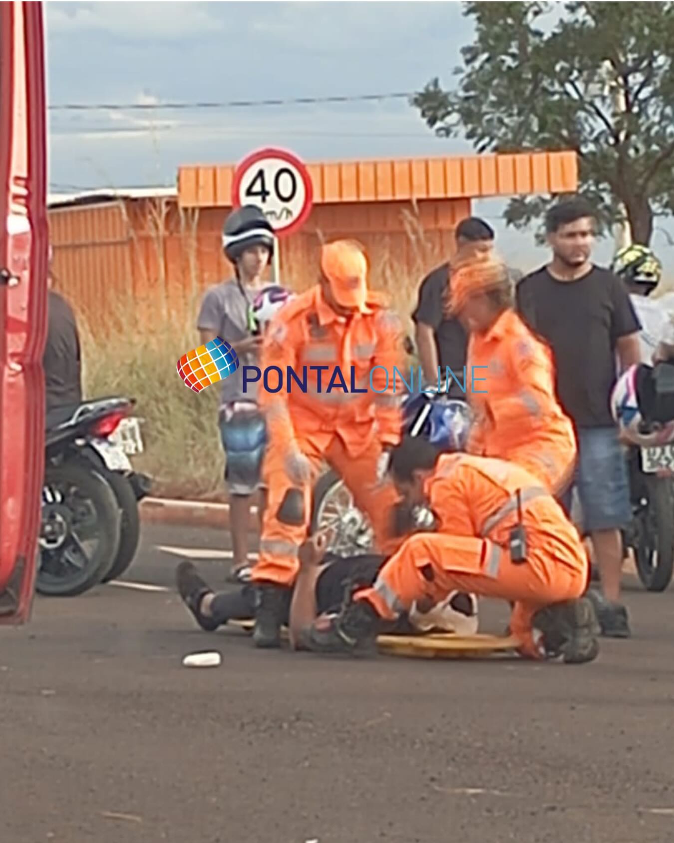 MOTOCICLISTA FICA FERIDO EM ACIDENTE PRÓXIMO AO PARQUE ECOLÓGICO EM FRUTAL