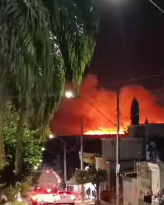 INCÊNDIO DE GRANDES PROPORÇÕES É REGISTRADO NA MG-255