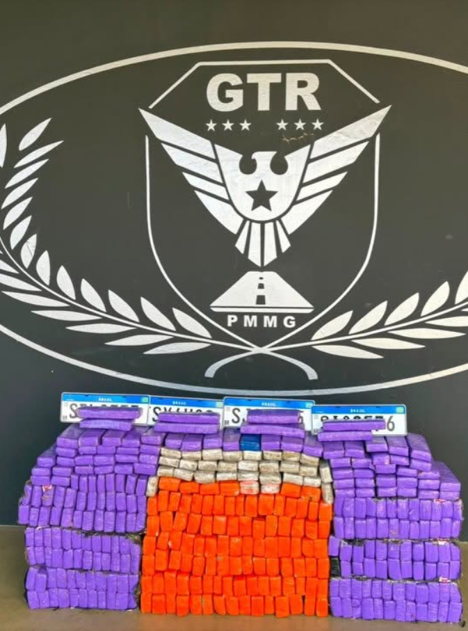 POLÍCIA MILITAR RODOVIÁRIA APREENDE 242 QUILOS DE MACONHA E PRENDE SEIS PESSOAS EM OPERAÇÃO EM ITURAMA