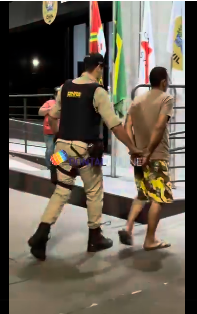 DOIS HOMENS SÃO CONDUZIDOS À DELEGACIA POR SUSPEITA DE TRÁFICO E FURTO EM FRONTEIRA