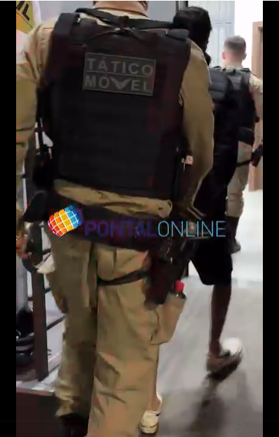 SUSPEITO É CONDUZIDO À DELEGACIA POR VIOLÊNCIA DOMÉSTICA E POSSE DE DROGA EM FRUTAL