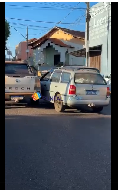 COLISÃO ENTRE DOIS VEÍCULOS É REGISTRADA NA AVENIDA BRASÍLIA, EM FRUTAL