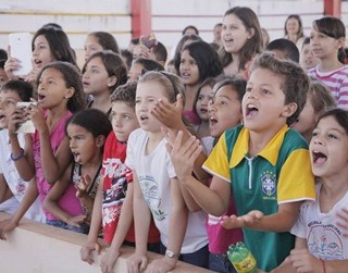 Mateus Ferraz E Vitória - Projeto Escola 2014-88